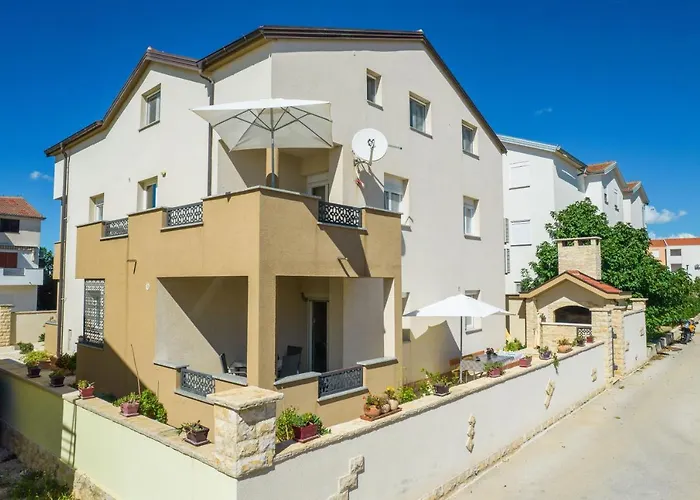 Nella Apartment *