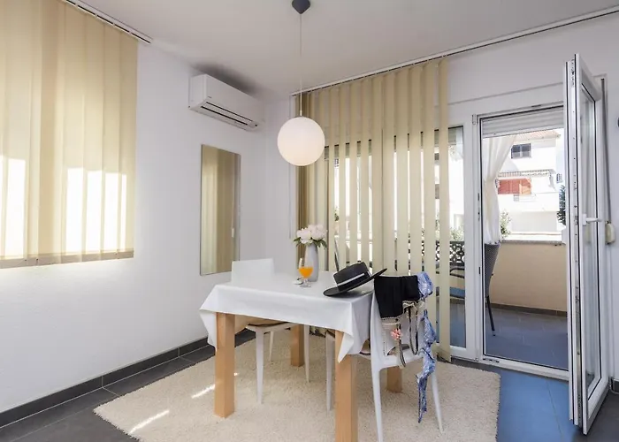 Nella * Privlaka (Zadar)