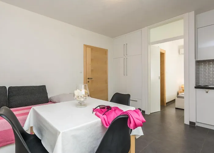 Nella Apartment