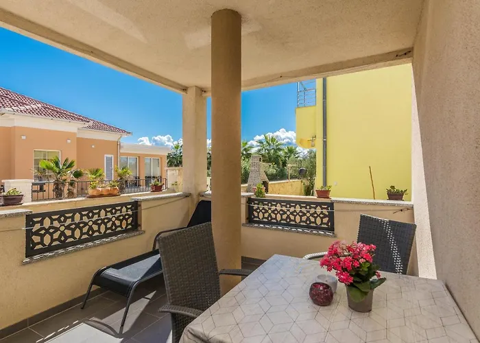 Nella Apartment
