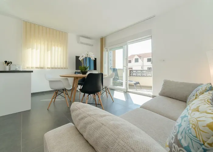 Nella * Privlaka (Zadar)