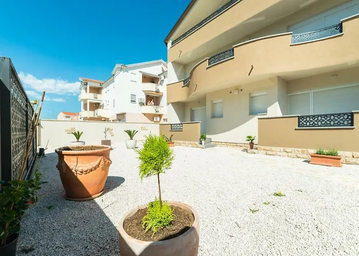 Nella * Privlaka (Zadar)