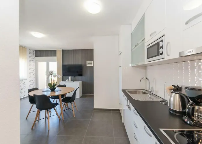 Nella Apartment *