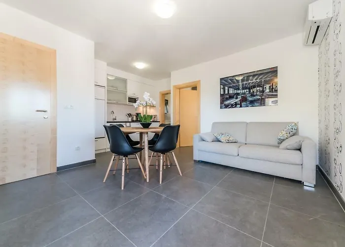 Nella *