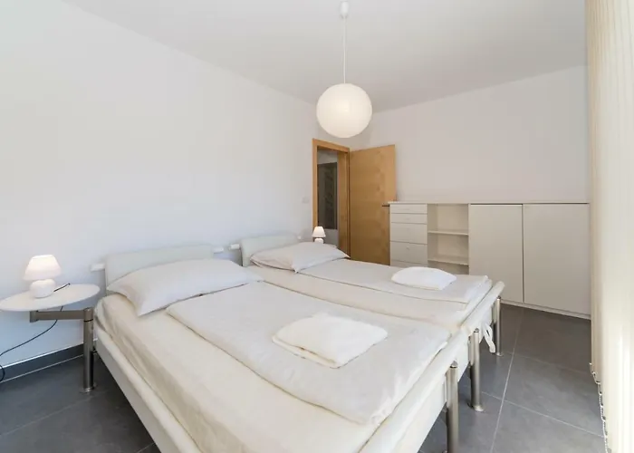 Nella * Privlaka (Zadar)