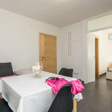Nela Apartment