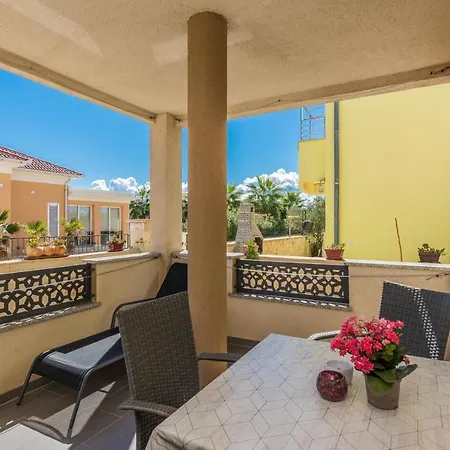 Nella Apartment