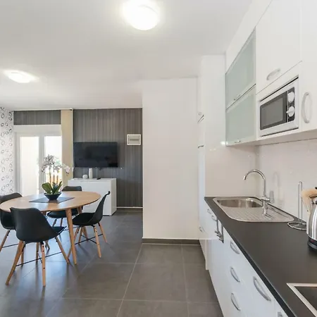 Nela Apartment *