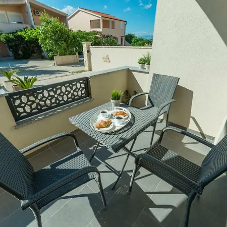 Nela Apartment *