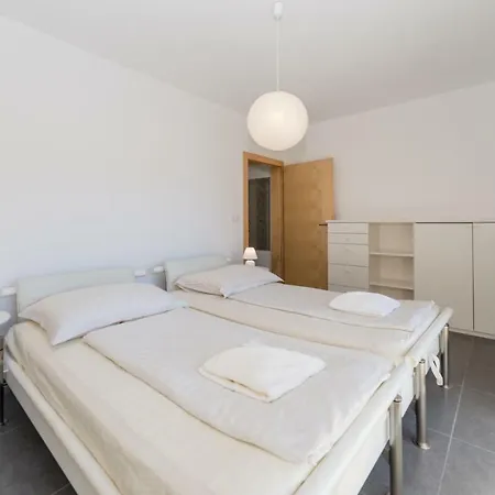 Nella * Privlaka (Zadar)